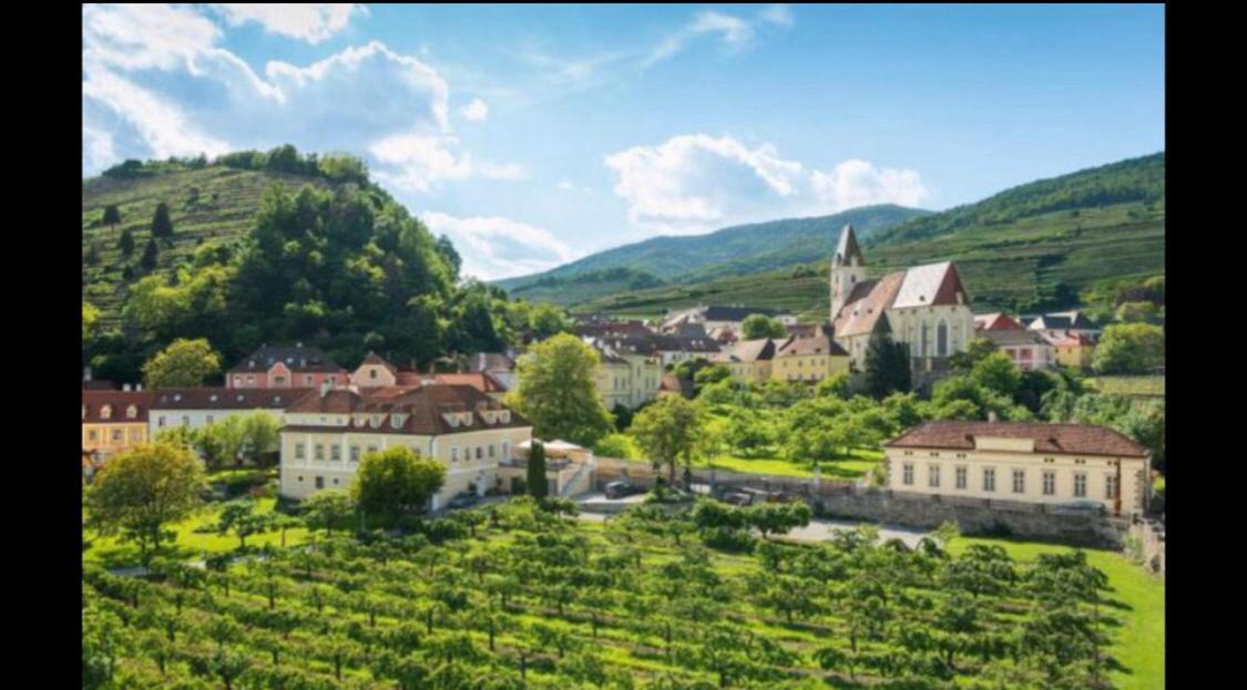 Pension Artstetten Exteriör bild