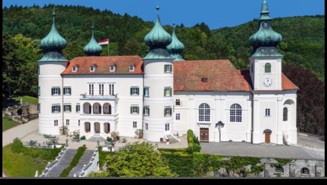 Pension Artstetten Exteriör bild