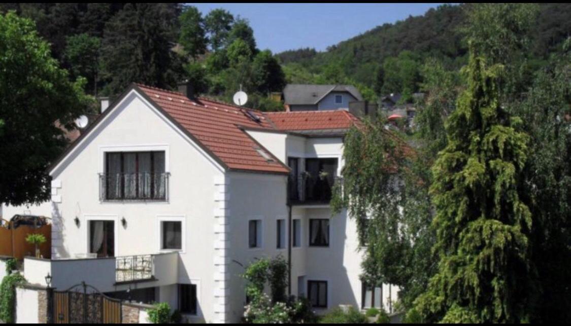 Pension Artstetten Exteriör bild
